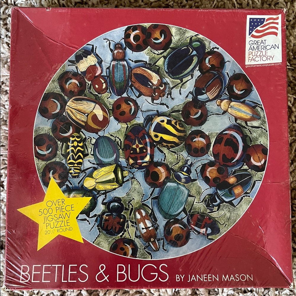 500 Piece Round Jigsaw Puzzle - Beetles & Bugs by Janeen Mason